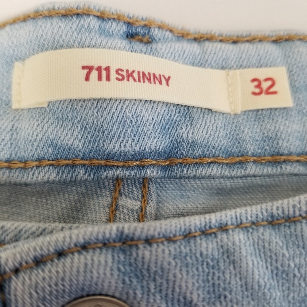 Levi's Sculpt Ultrasoft 711 Skinny Jeans Size 32 NWT - Picture 6 of 8